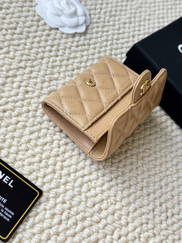 コピーシャネル激安財布着用イメージ